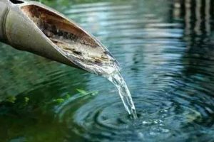 agua cayendo